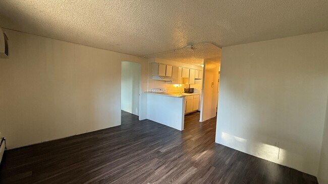 Building Photo - 1 Bedroom 1 Bathroom Condo in Country Club...