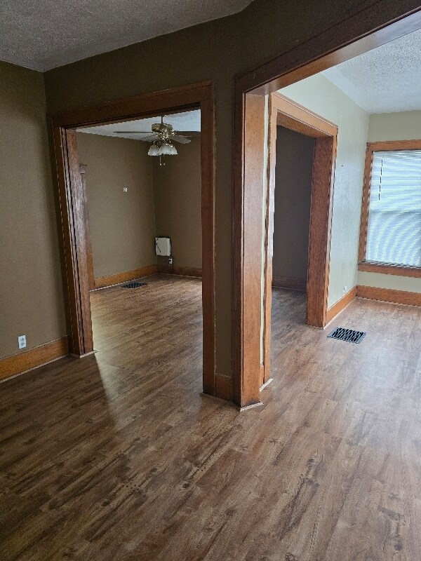 Foto del edificio - 308 W Maple St