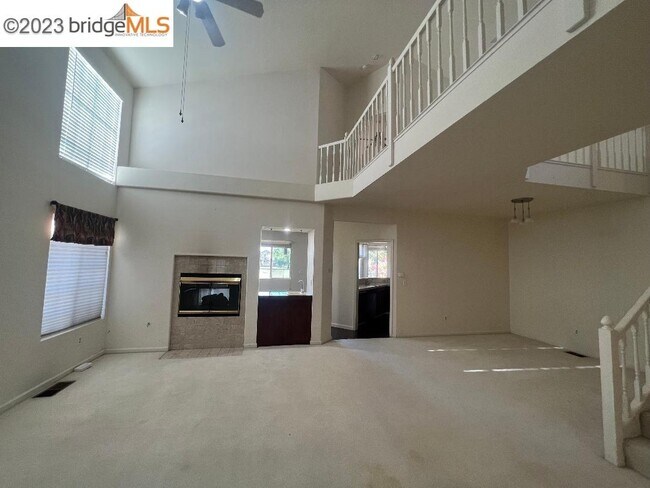 Foto del edificio - 2627 Cherry Hills Dr