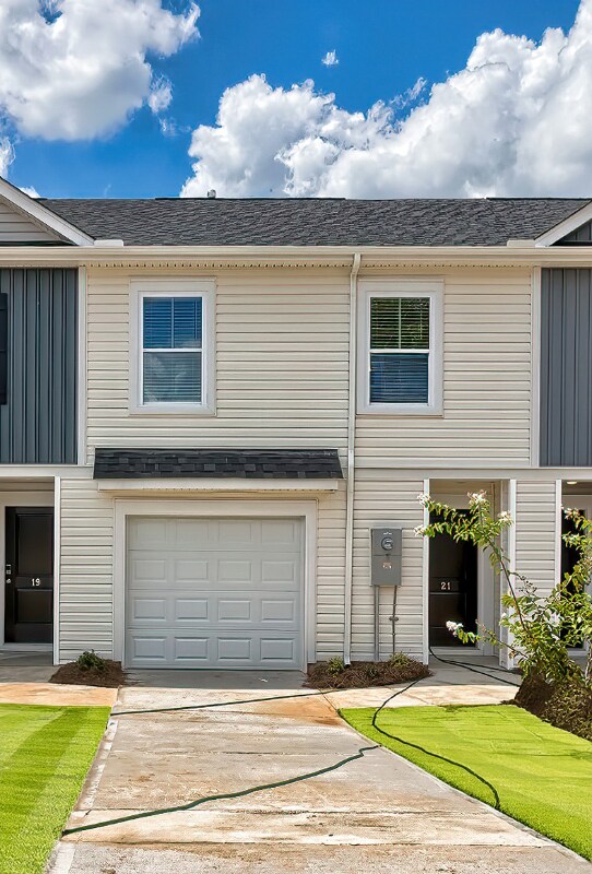 Foto principal - 174 Winding Chestnut Dr