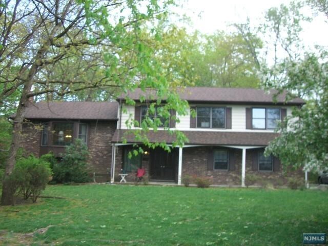 Primary Photo - 744 Fernwood Ct