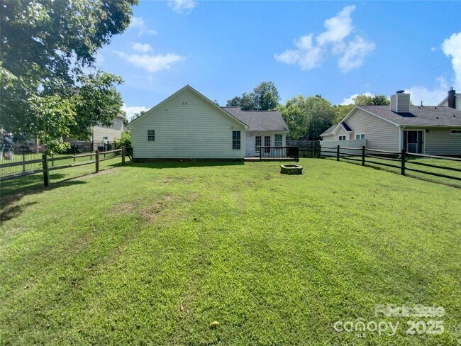 Foto del edificio - 6614 Flat Creek Dr