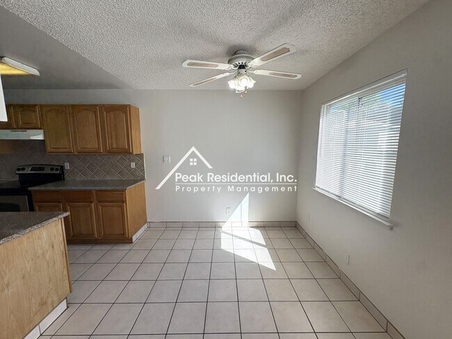 Foto del edificio - Charming 2 bedroom 1 bathroom Apartment!