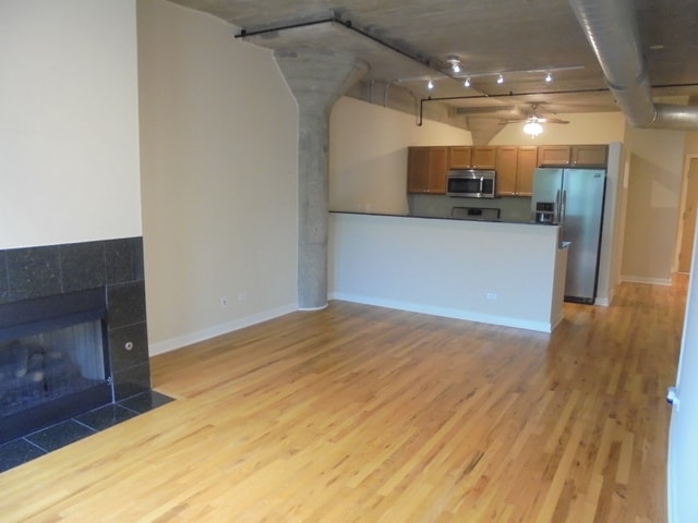 Building Photo - 1150 W 15th St