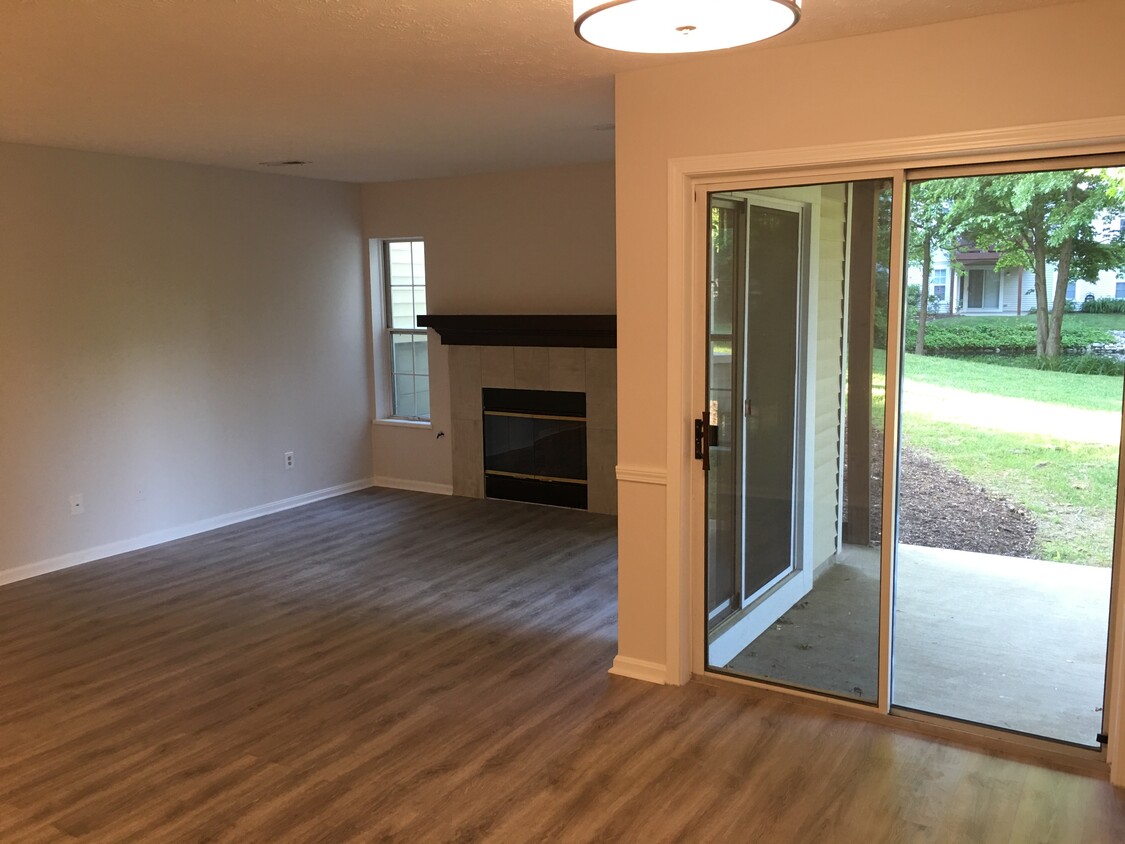 Living Room - 1316 Cedarwood Dr