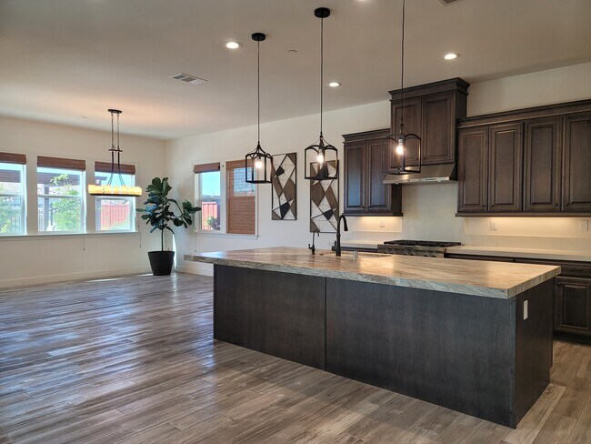 Building Photo - 2867 Cathedral Rock Way