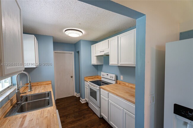 Foto del edificio - 618 SW Ray Ave