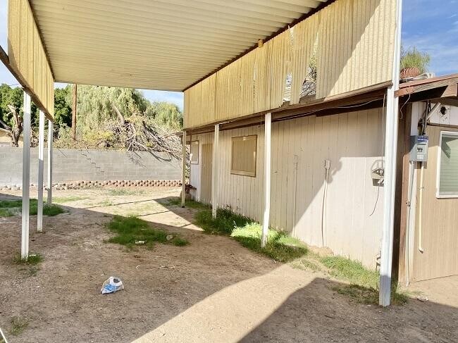 Building Photo - 1025 S Magnolia Ave