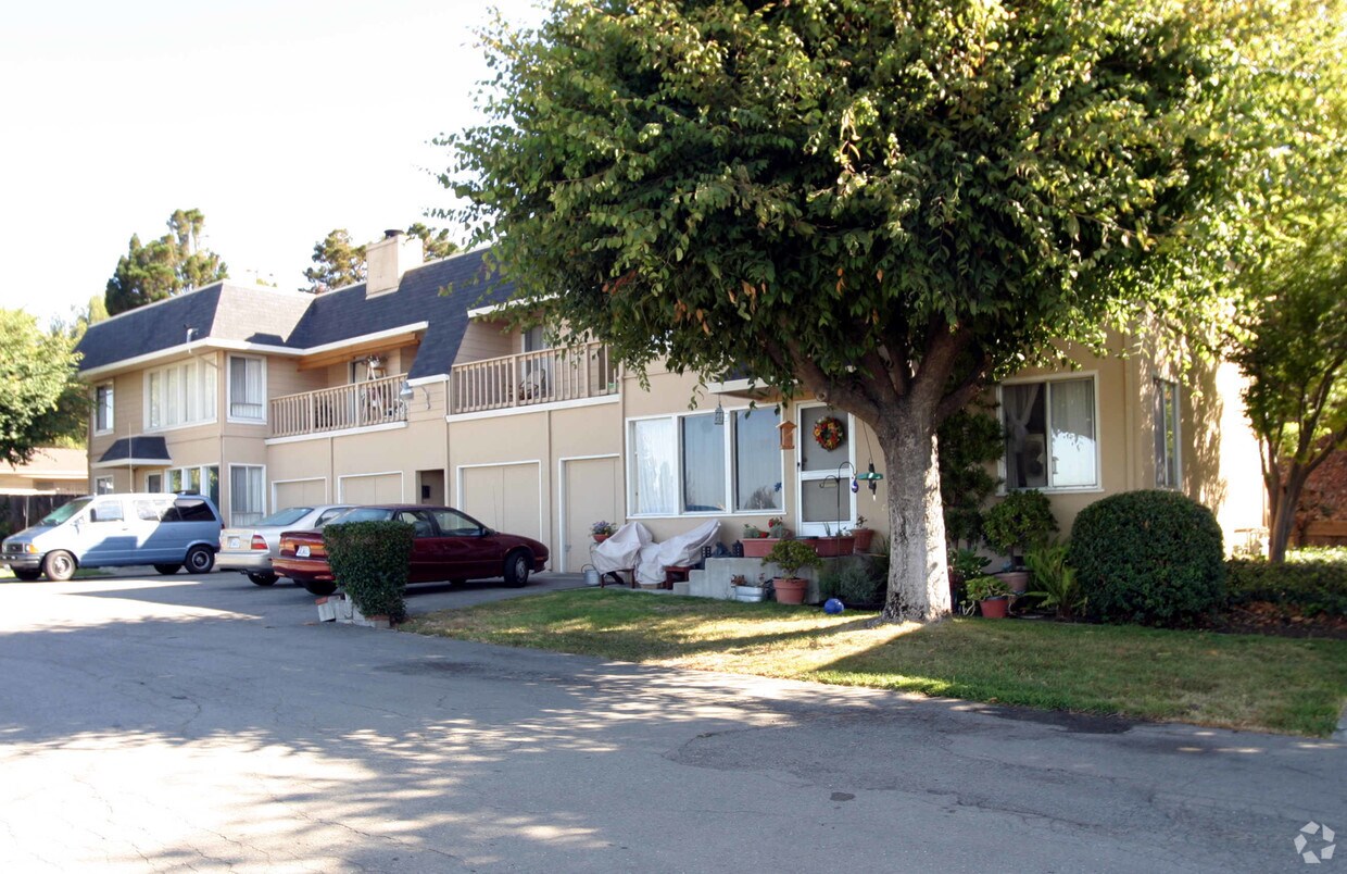 Foto del edificio - 16222 Lindview Dr