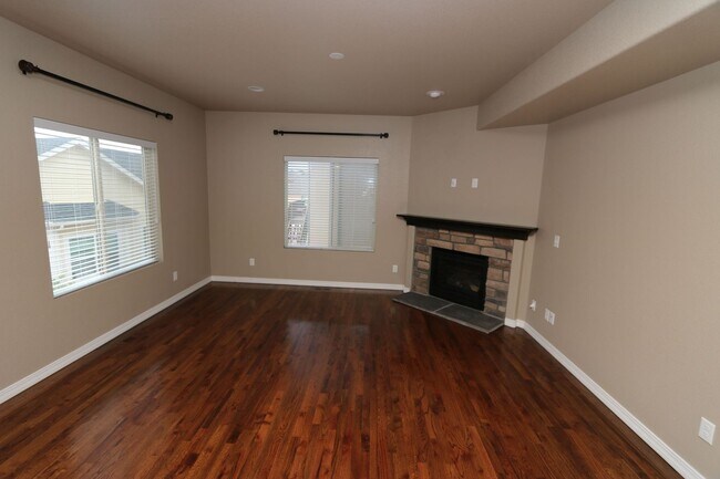Foto del edificio - Updated Mountain Shadows Beauty on West Side!  4bdrm/3.5bath/2-car Garage