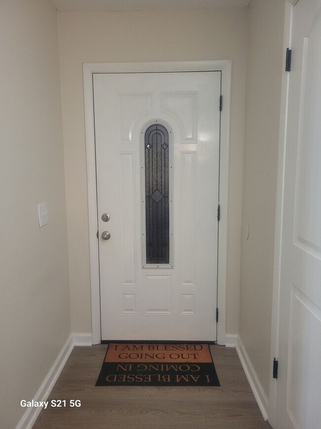 Foto del edificio - Spacious 4BR House in Savannah Near Mall & 95