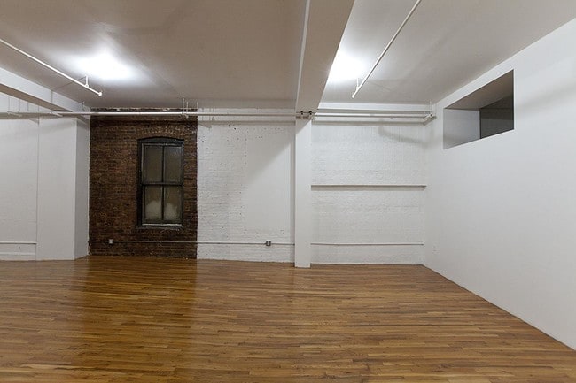 Foto del edificio - 318 Grand Street
