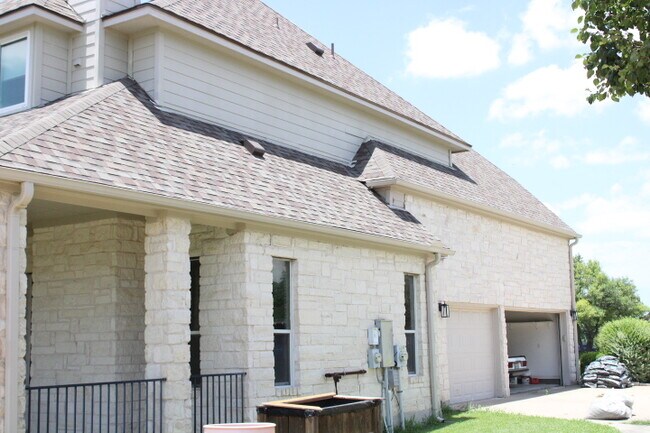 Building Photo - 108 Sentry Point