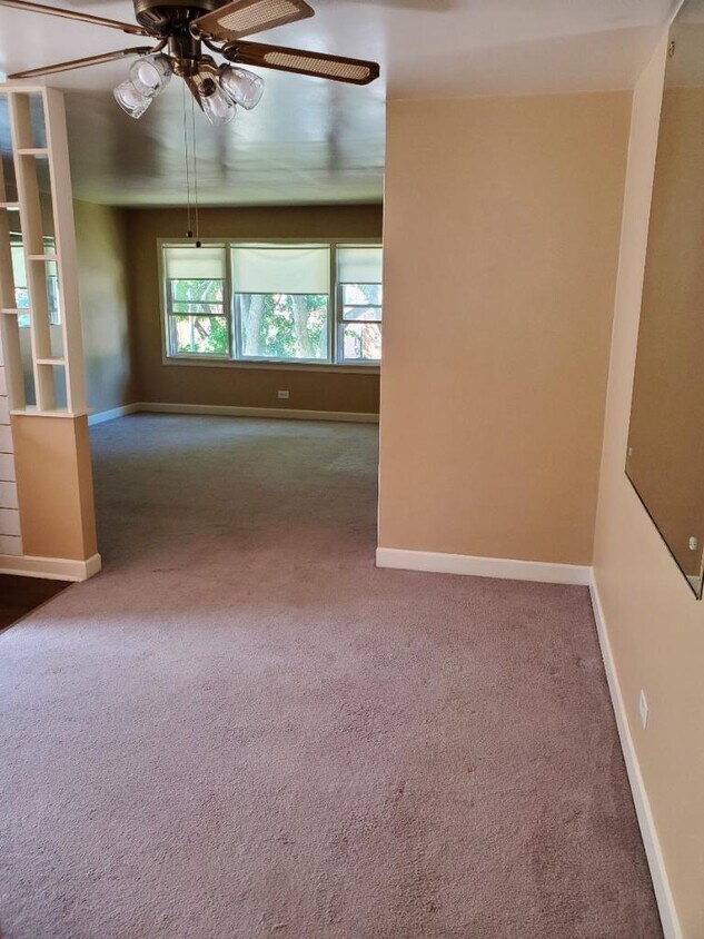 Dining and living room area - 2643 W Rascher Ave