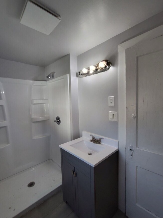 Foto del edificio - 1627 Woodbine Ave SE