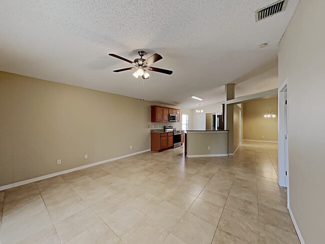 Building Photo - 2237 Deercroft Dr