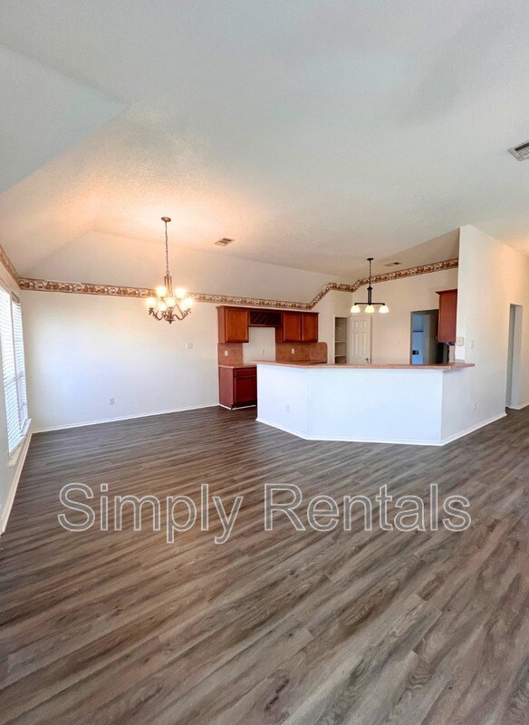 Building Photo - 292 Beech Dr