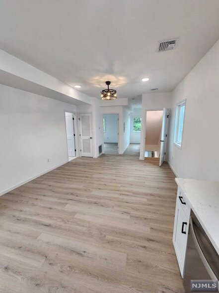 Building Photo - 69 Union Avenue Unit 2