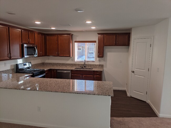 Building Photo - 305 Limber Pine Dr