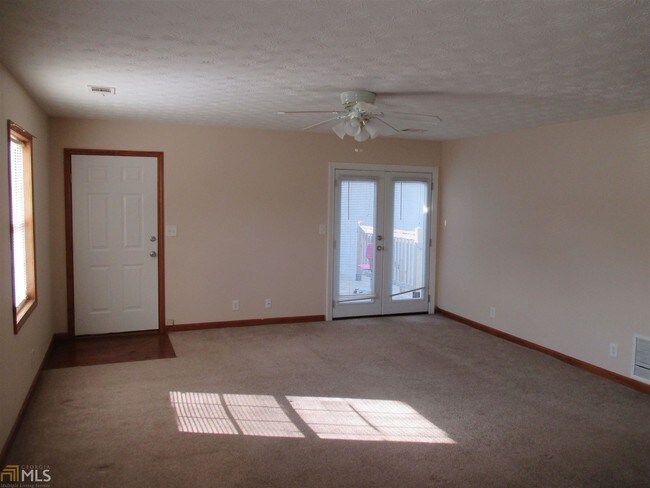 Foto del edificio - 2612 Shore Wood Ct NE
