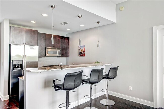 Foto del edificio - 905 Juniper St NE