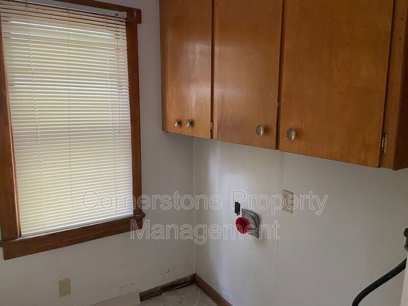 Building Photo - 919 3rd Ave N