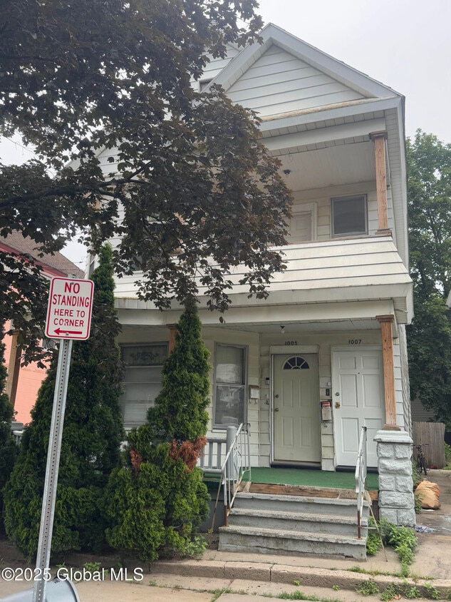 Primary Photo - 1007 Forest Rd