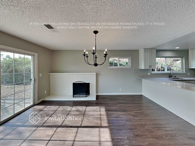 Foto del edificio - 256 Andrea Dr