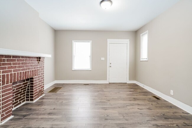 Foto del edificio - 761-763 Seymour Ave