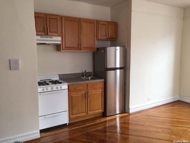 Building Photo - 43-33 48th St
