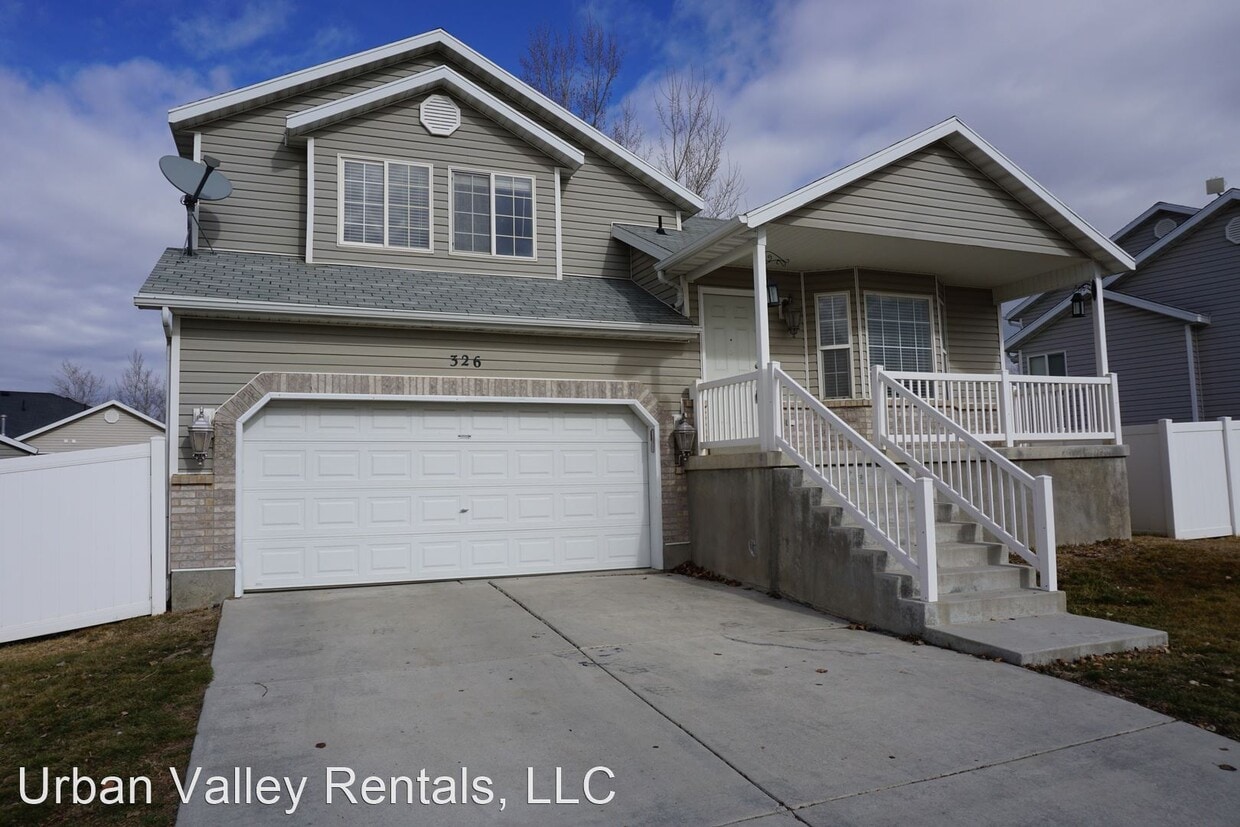Primary Photo - 5 br, 2.5 bath House - 326 W. 13165 S.