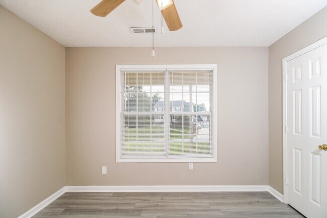 Foto del edificio - 146 Central Oaks Rd