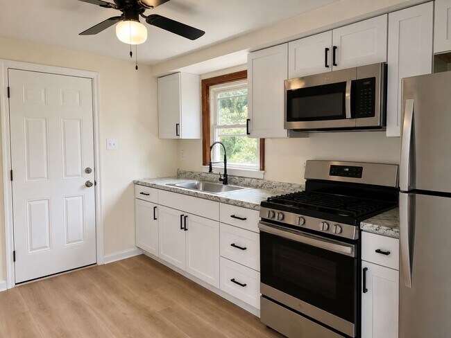 Foto del edificio - 2768 Glenny Ln