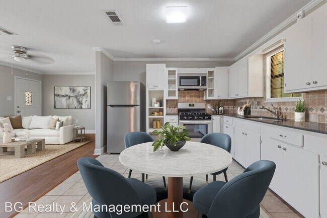 Foto del edificio - 3 br, 1.5 bath House - 565 Parish Rd.