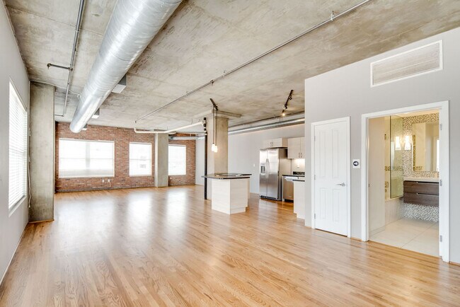 Building Photo - 1499 Blake St