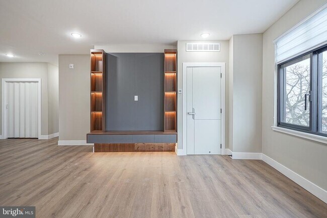 Foto del edificio - 4432 Wingate St