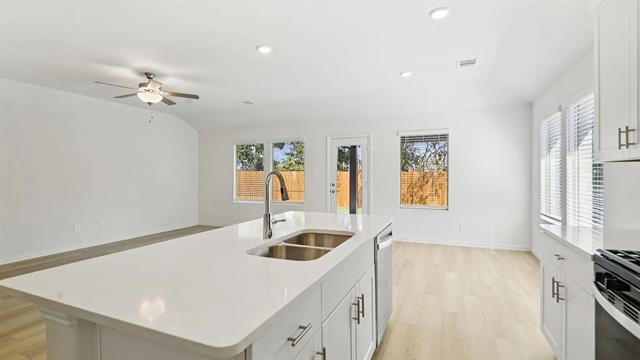 Foto del edificio - 710 Edgehurst Dr