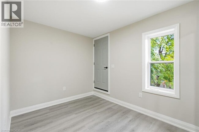 Photo du bâtiment - 489 Cannon St E