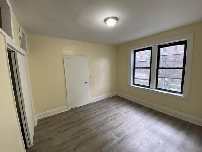 Foto del edificio - 441 Mt. Prospect Ave