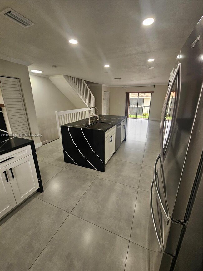 Foto del edificio - 9846 Hammocks Blvd