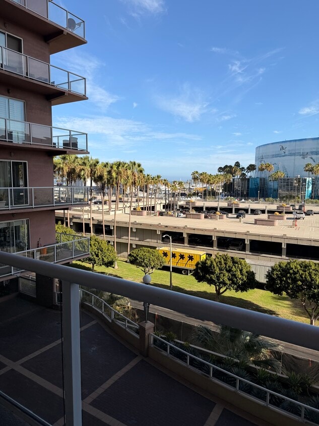 Building Photo - 388 E Ocean Blvd