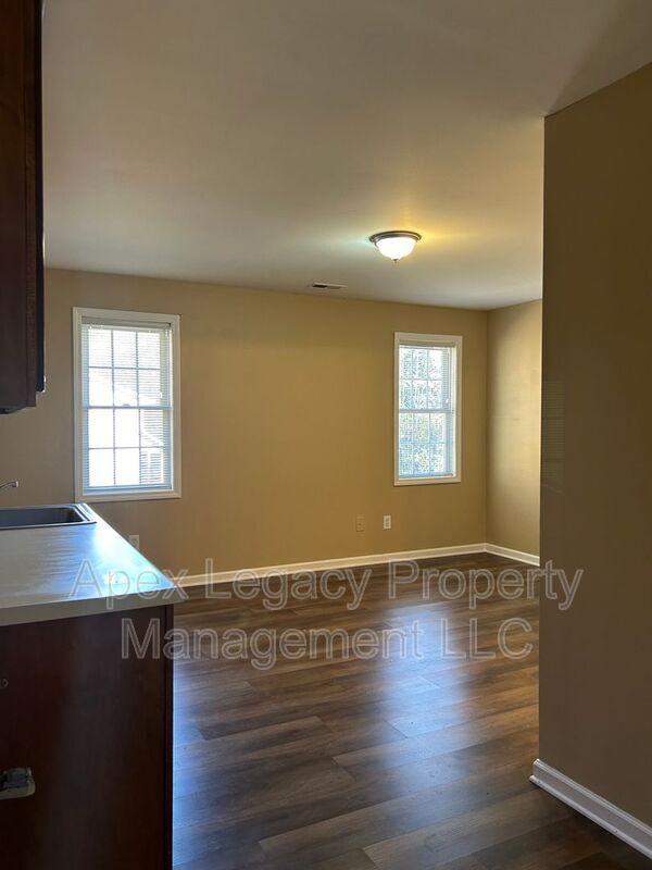 Building Photo - 269 Marshbanks St