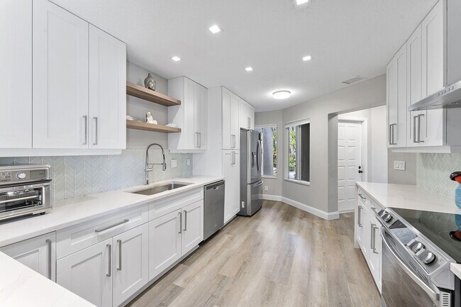 Foto del edificio - 6706 Boca Pines Trail