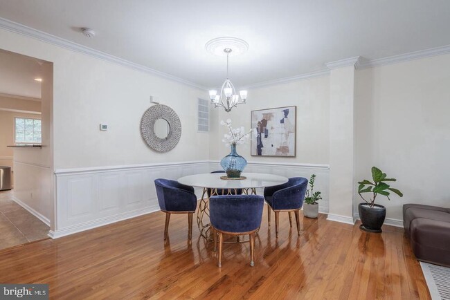 Foto del edificio - 4592 Barringer Pl