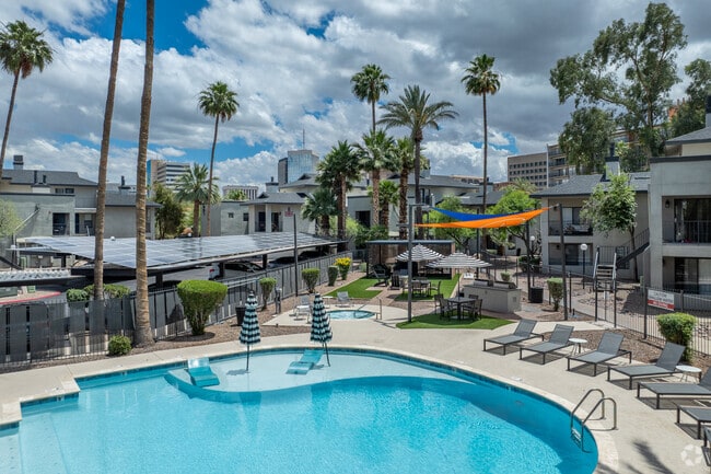 Pool and Spa - 255 North