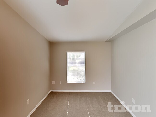 Building Photo - 1403 14th St W