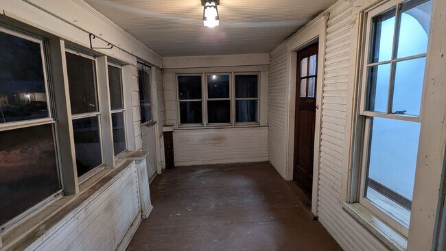 Foto del edificio - Charming 3 bedroom/1 bath home in the heart of Akron!
