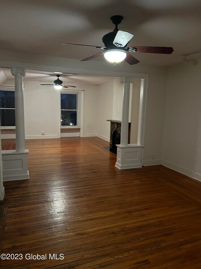 Foto del edificio - 9 Washington Pl