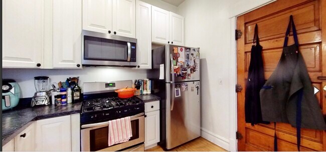 Foto del edificio - 2050 W Byron St