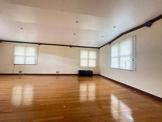 Foto del edificio - 215-4-86 86th Ave